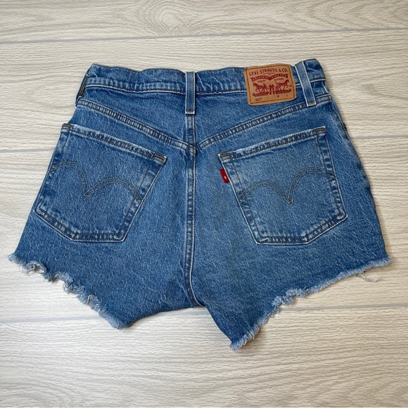Levi’s 501 Short Raw Hen Destroyed Blue Jean Shorts Button Fly Womens size W26 - Picture 3 of 12